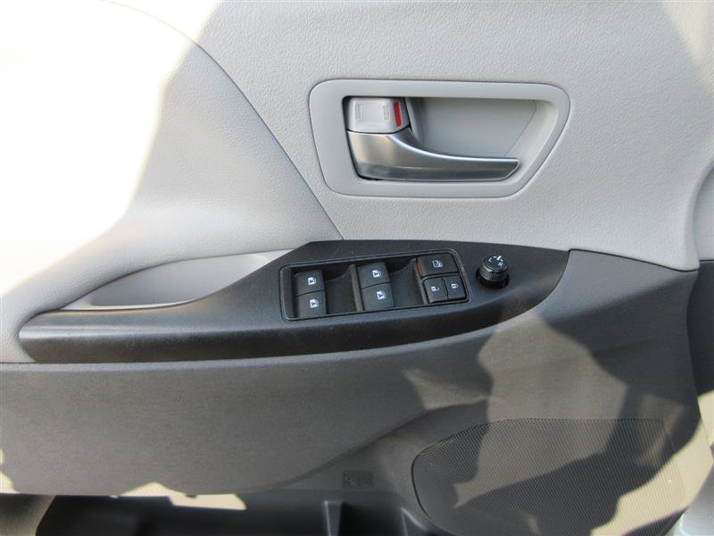 Used 2020 Toyota Sienna LE image 11