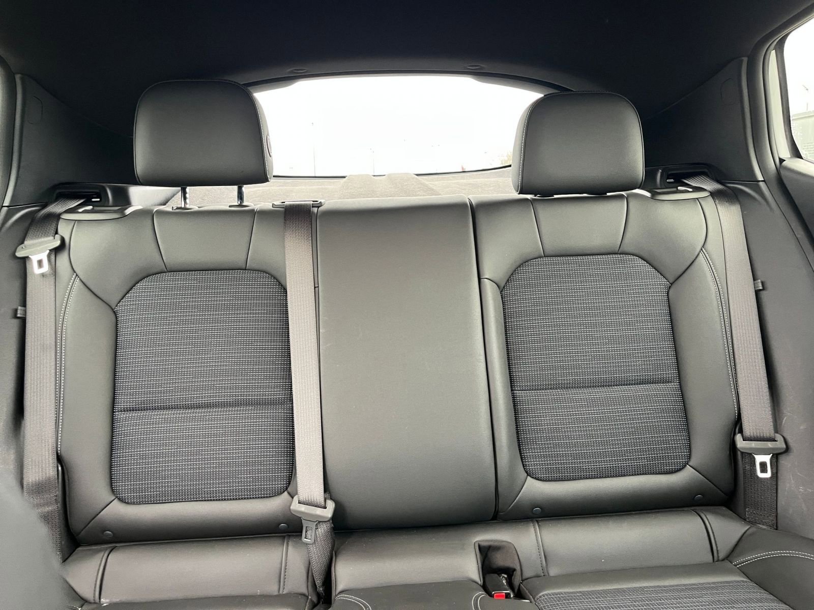 Used 2025 Buick Envista Preferred image 38