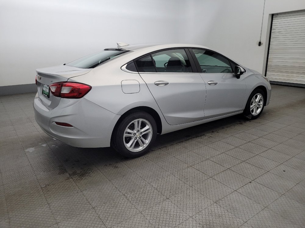 Used 2018 Chevrolet Cruze LT image 10