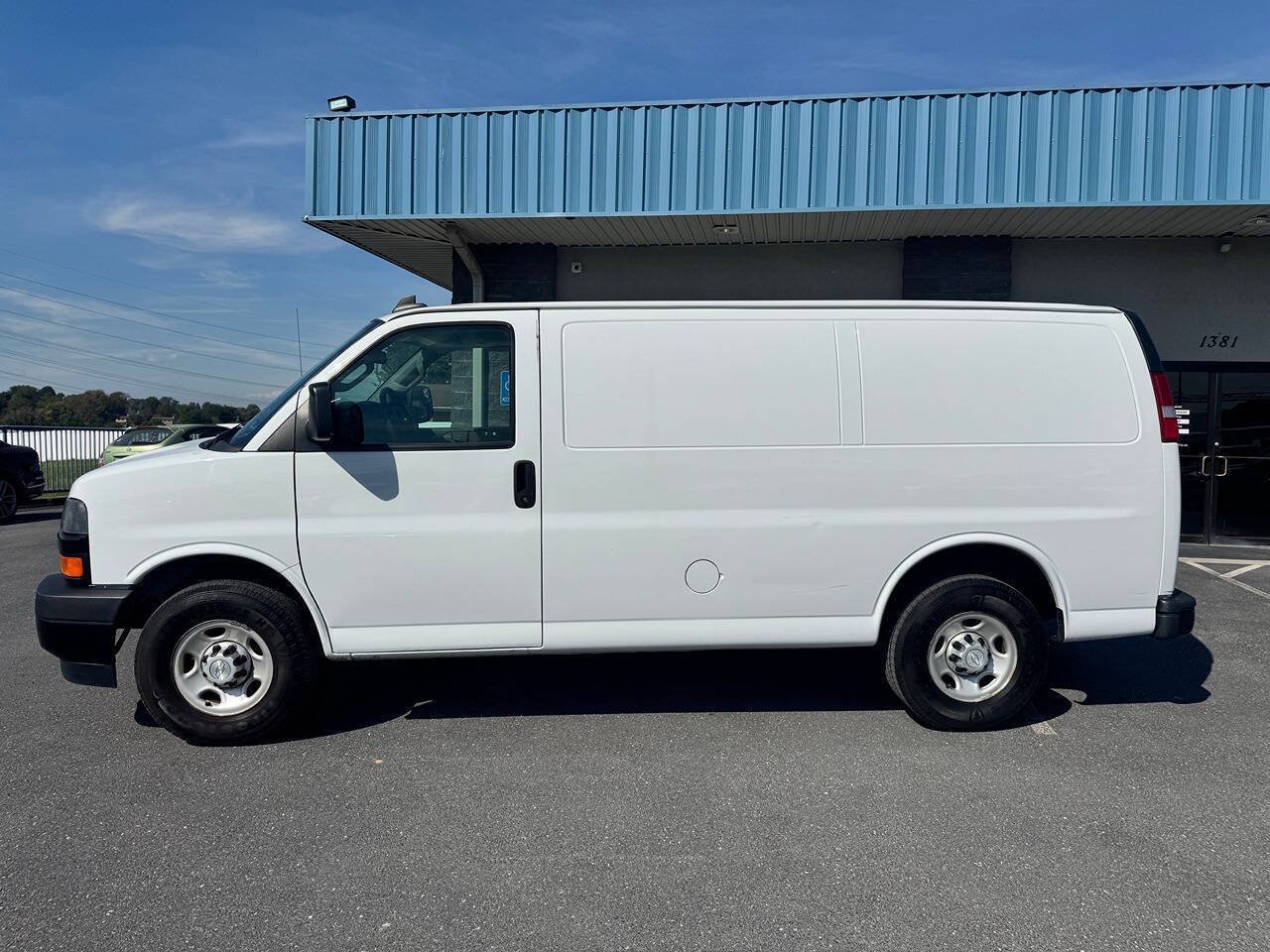 Used 2020 Chevrolet Express 2500 w/ Driver Convenience Package RWD image 3
