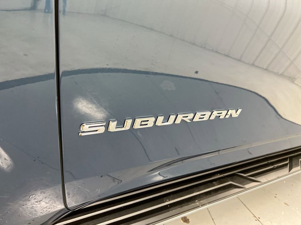Used 2025 Chevrolet Suburban LT image 27