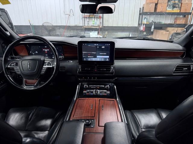 Used 2020 Lincoln Navigator L Reserve AWD/4WD image 32