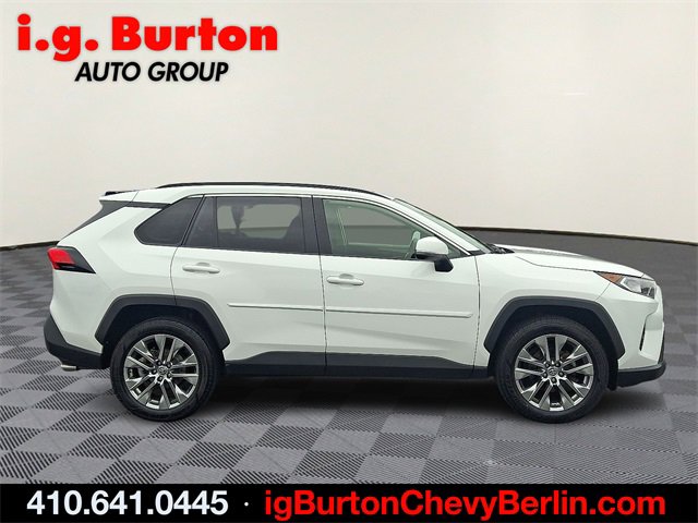 Used 2020 Toyota RAV4 XLE Premium image 7