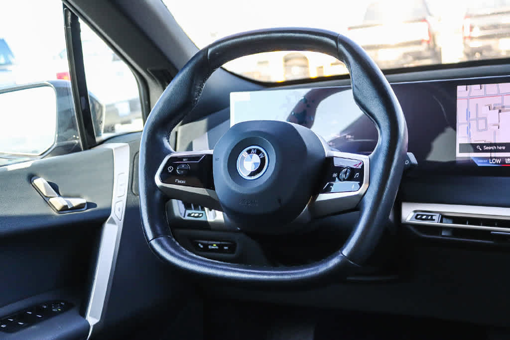 Used 2024 BMW iX xDrive50 w/ Sport Package AWD/4WD image 14