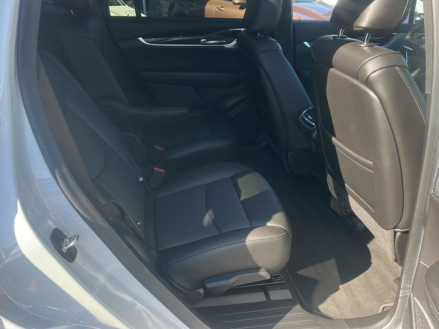 Used 2022 Cadillac XT6 Premium Luxury w/ Technology Package AWD/4WD image 11