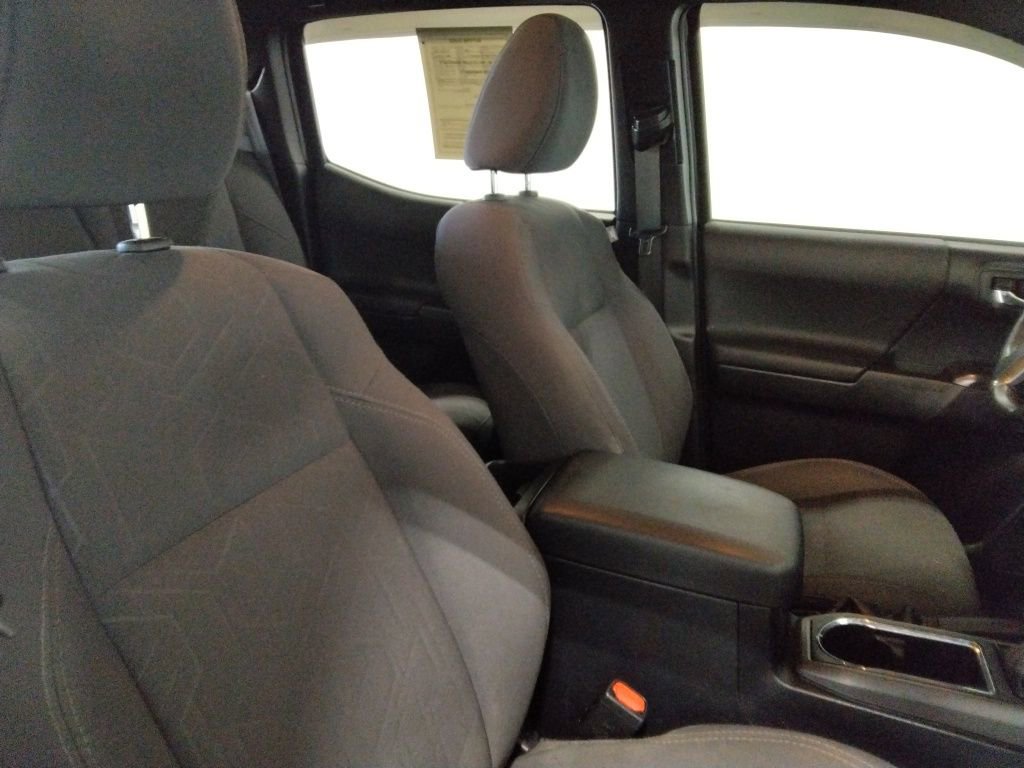 Used 2018 Toyota Tacoma TRD Off-Road image 38