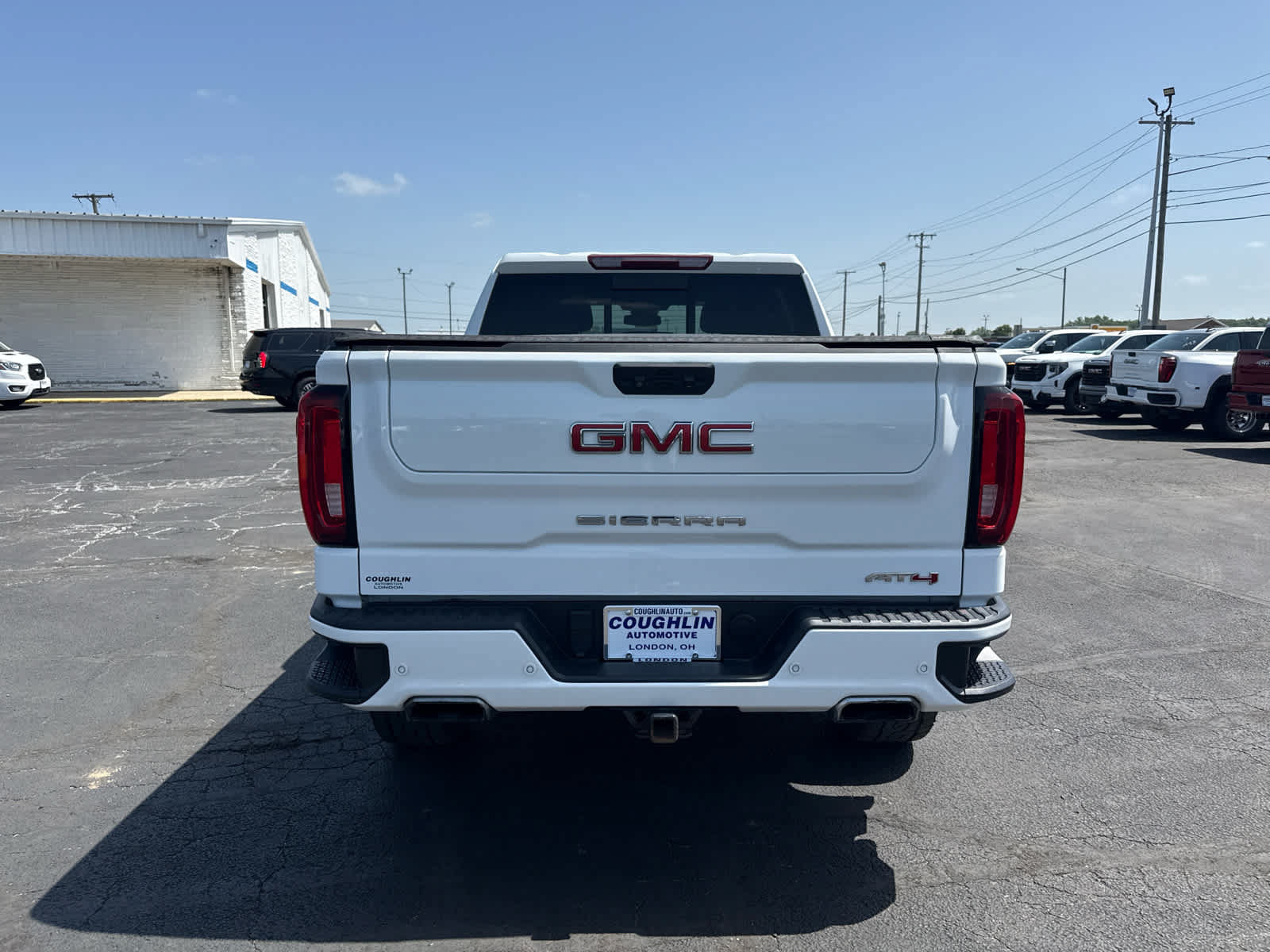 Certified 2022 GMC Sierra 1500 AT4 w/ AT4 Premium Package AWD/4WD image 4