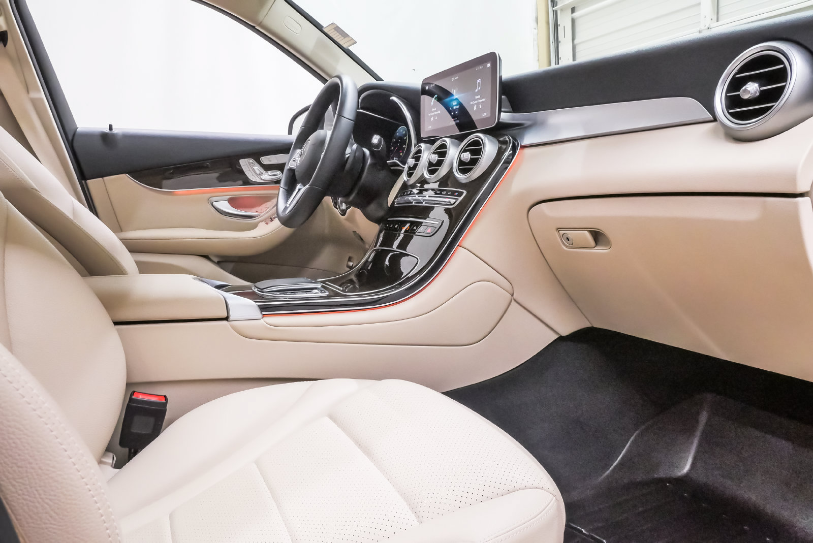Used 2021 Mercedes-Benz GLC 300 image 14