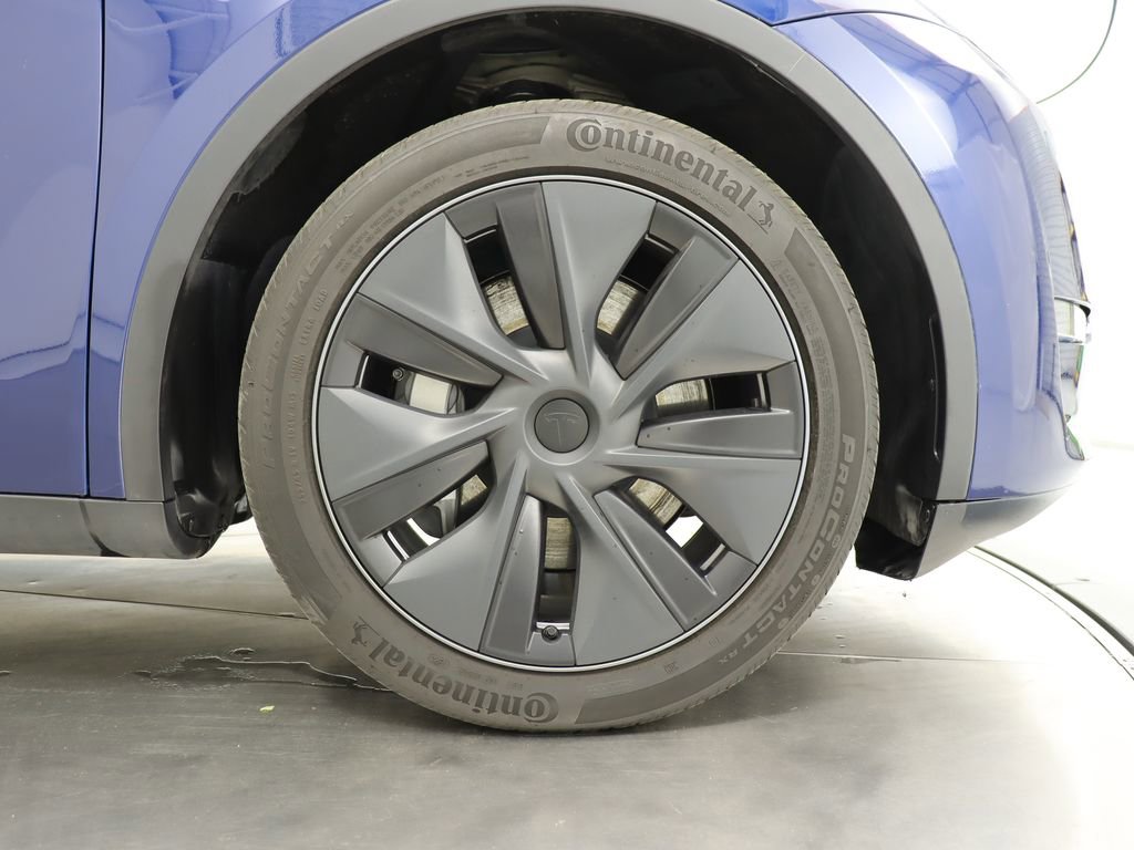 Used 2024 Tesla Model Y Long Range RWD image 35