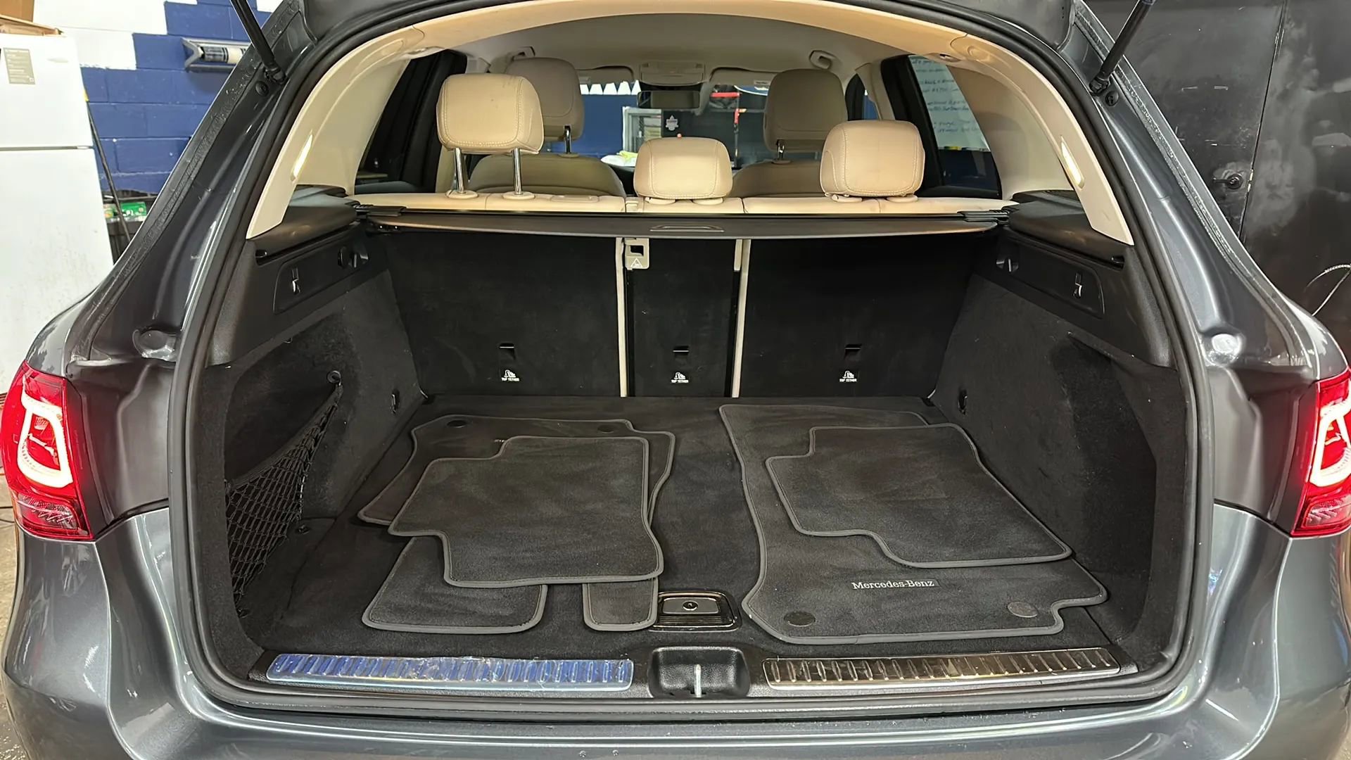 Used 2022 Mercedes-Benz GLC 300 GLC 300 4MATIC Sport Utility 4 image 13