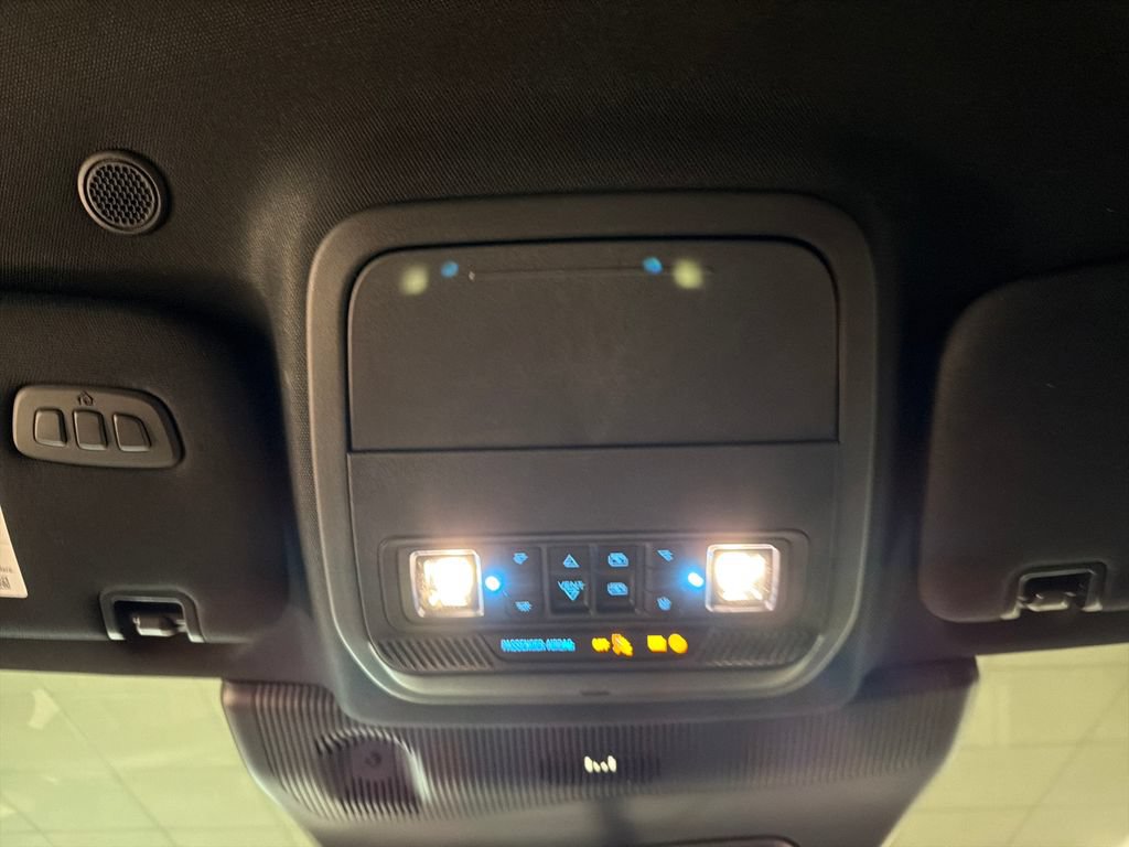 Used 2025 Ford Explorer ST w/ Sun And Sound Package AWD/4WD image 16