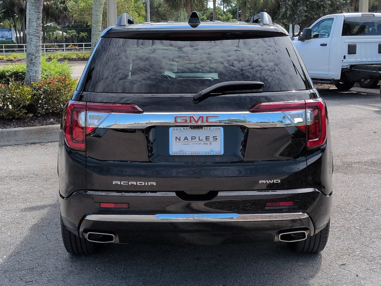 Used 2020 GMC Acadia Denali w/ Denali Ultimate Package AWD/4WD image 6
