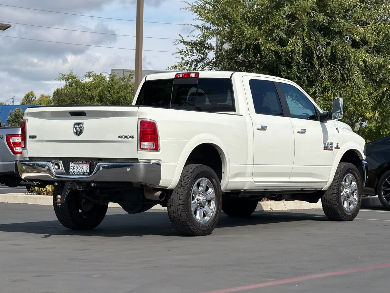 Used 2018 RAM 2500 Laramie w/ Protection Group AWD/4WD image 2