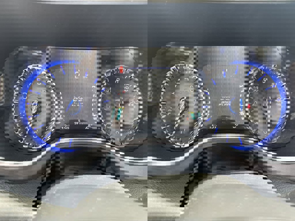 Used 2025 Chrysler Pacifica Select image 15