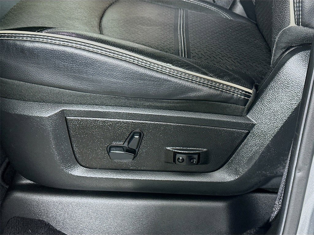 Used 2019 RAM 3500 Laramie image 24