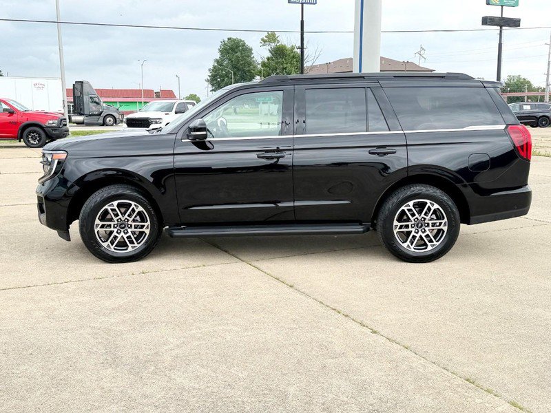 Used 2025 Ford Expedition Active AWD/4WD image 6