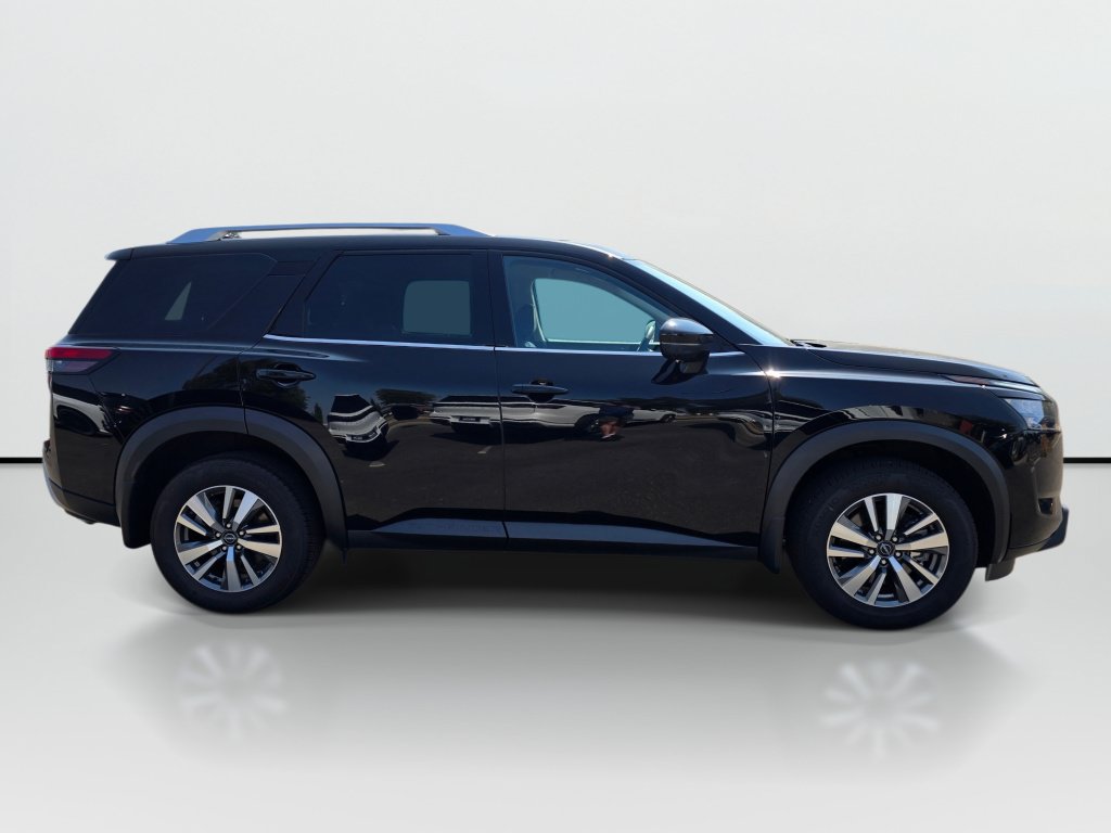 Used 2025 Nissan Pathfinder SL AWD/4WD image 6