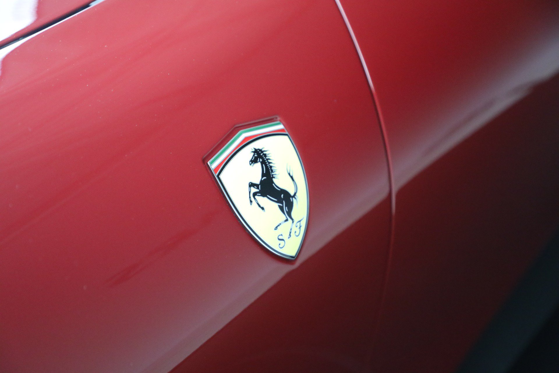 Certified 2025 Ferrari Roma Spider RWD image 37