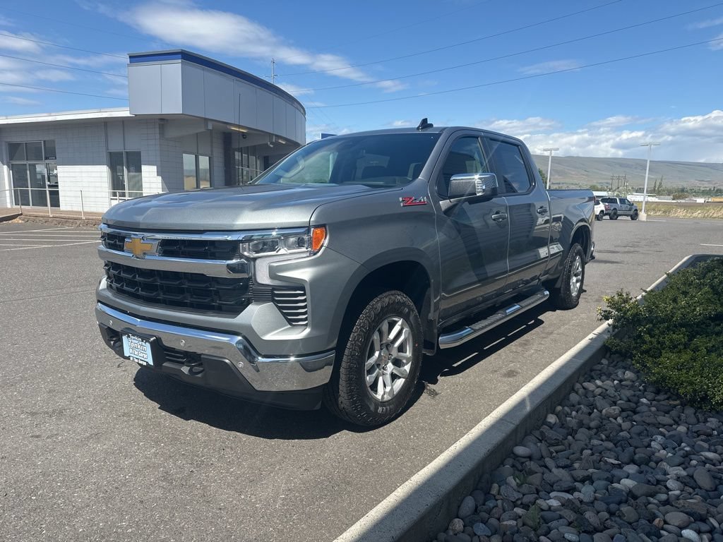 New 2026 Chevrolet Silverado 1500 LT w/ Z71 Off-Road Package AWD/4WD image 9