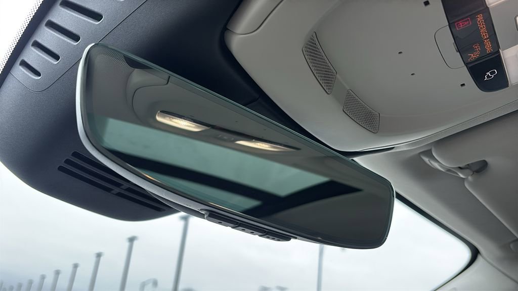 Certified 2025 Volvo XC60 B5 Ultra w/ Protection Package Premier image 24