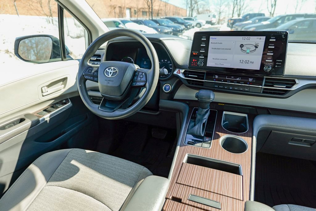 Used 2022 Toyota Sienna LE w/ LE Plus Package image 37