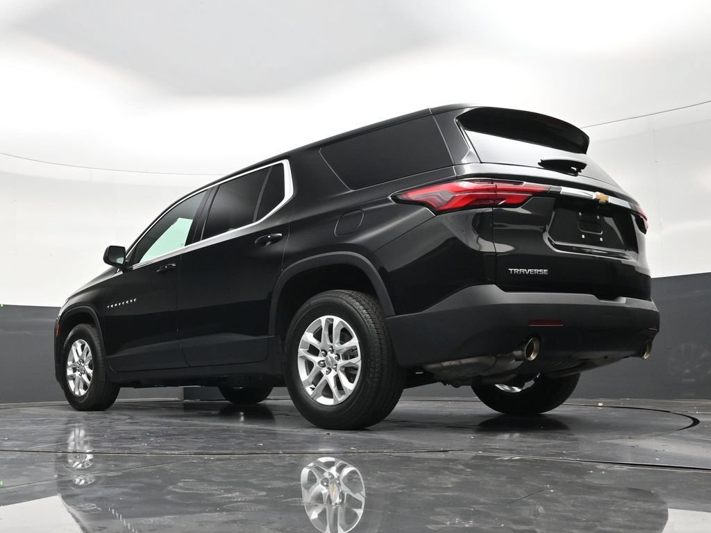 Used 2023 Chevrolet Traverse LS FWD image 23
