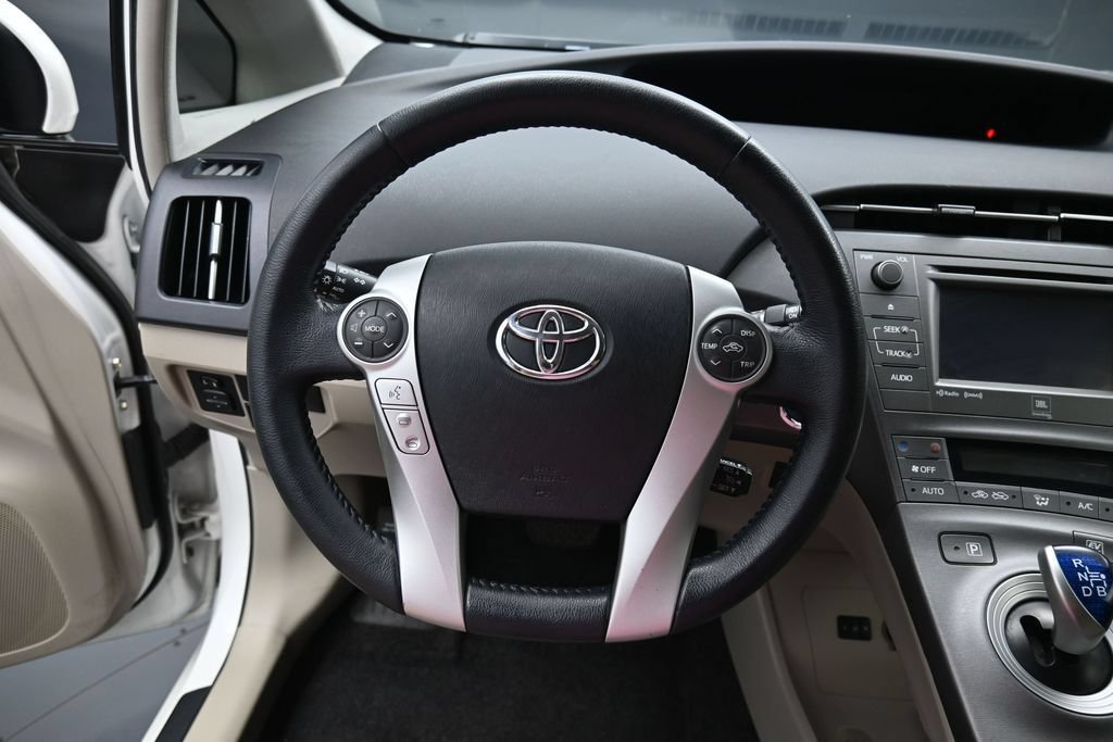 Used 2014 Toyota Prius Four FWD image 15