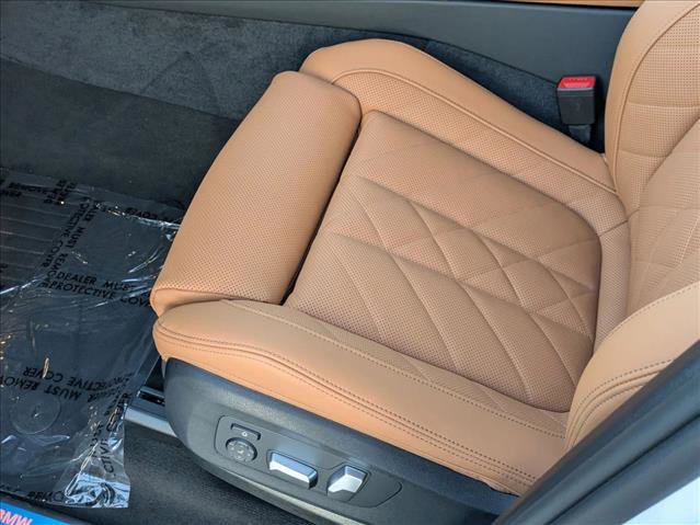 New 2026 BMW X5 xDrive50e w/ Executive Package image 4