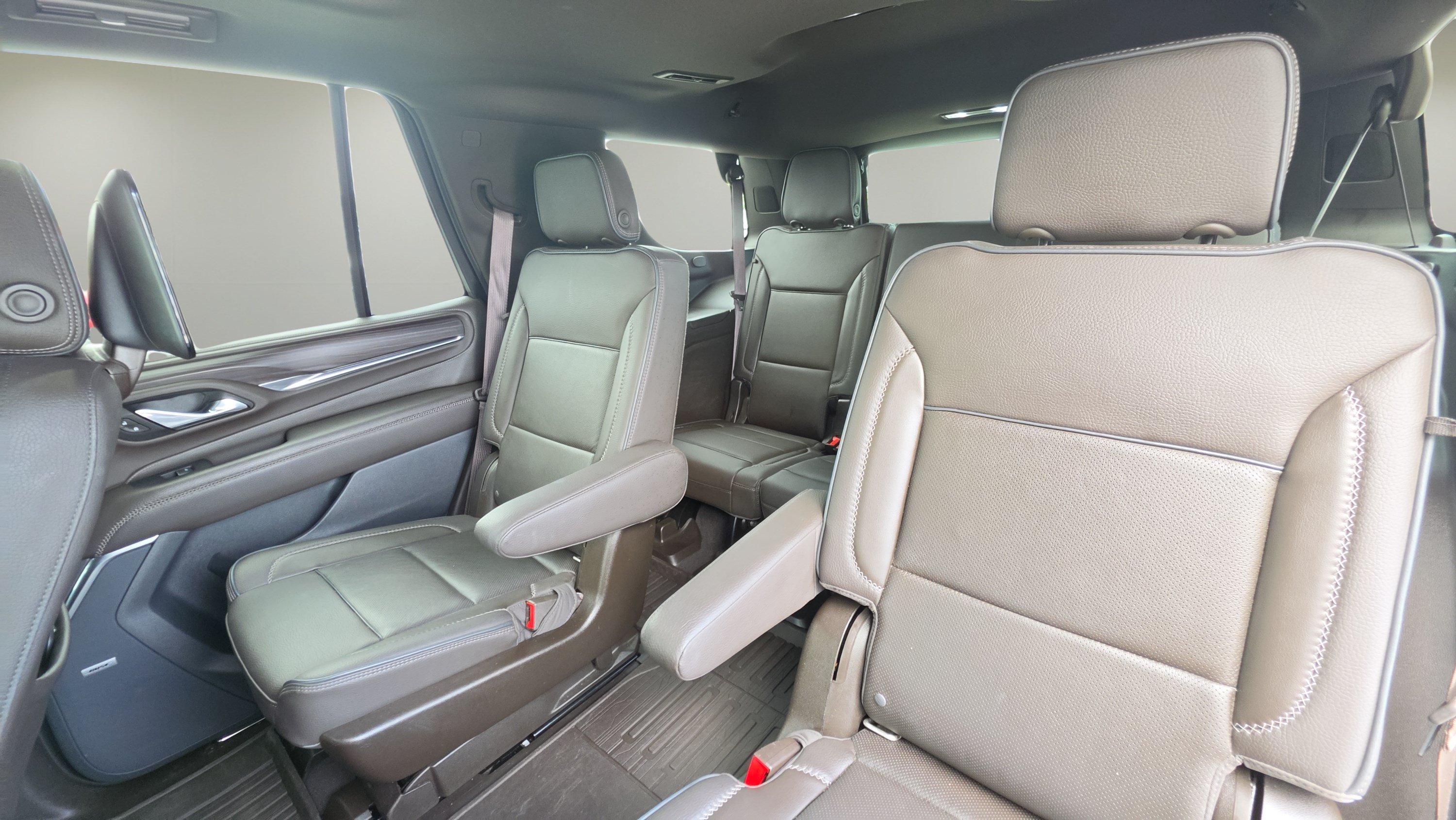 Used 2021 GMC Yukon Denali w/ Advanced Technology Package RWD image 12