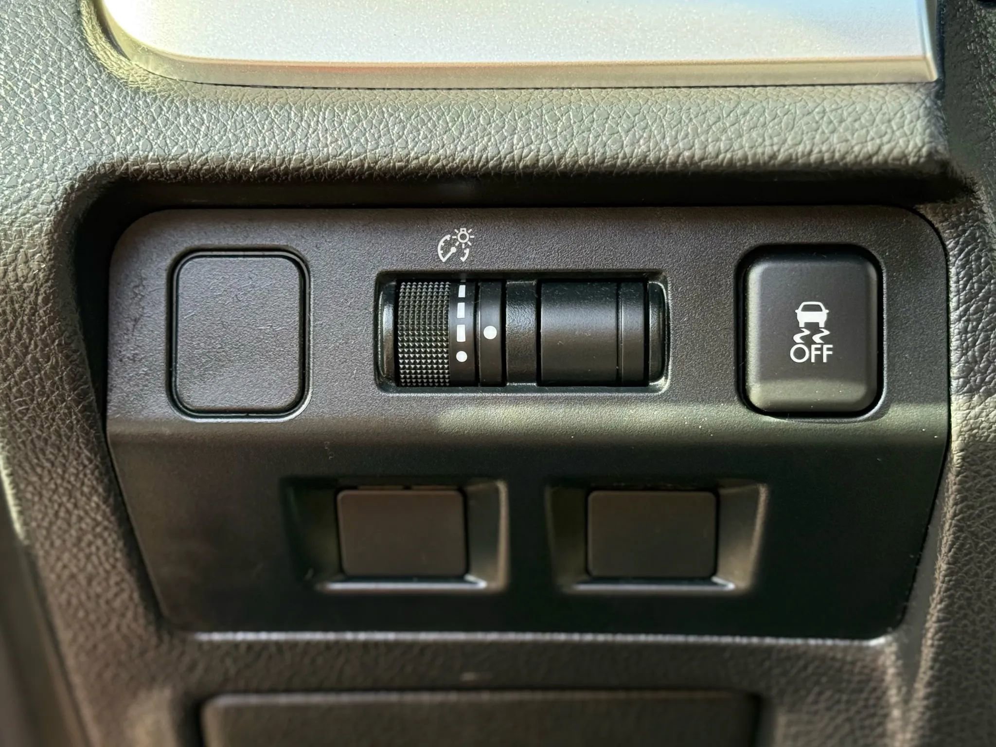 Used 2015 Subaru Impreza 2.0i Limited image 18