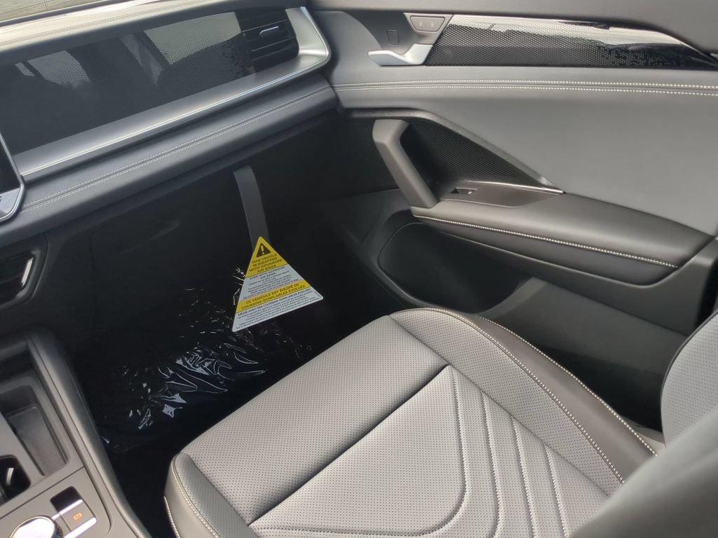 New 2026 Volkswagen Tiguan SE R-Line FWD image 16