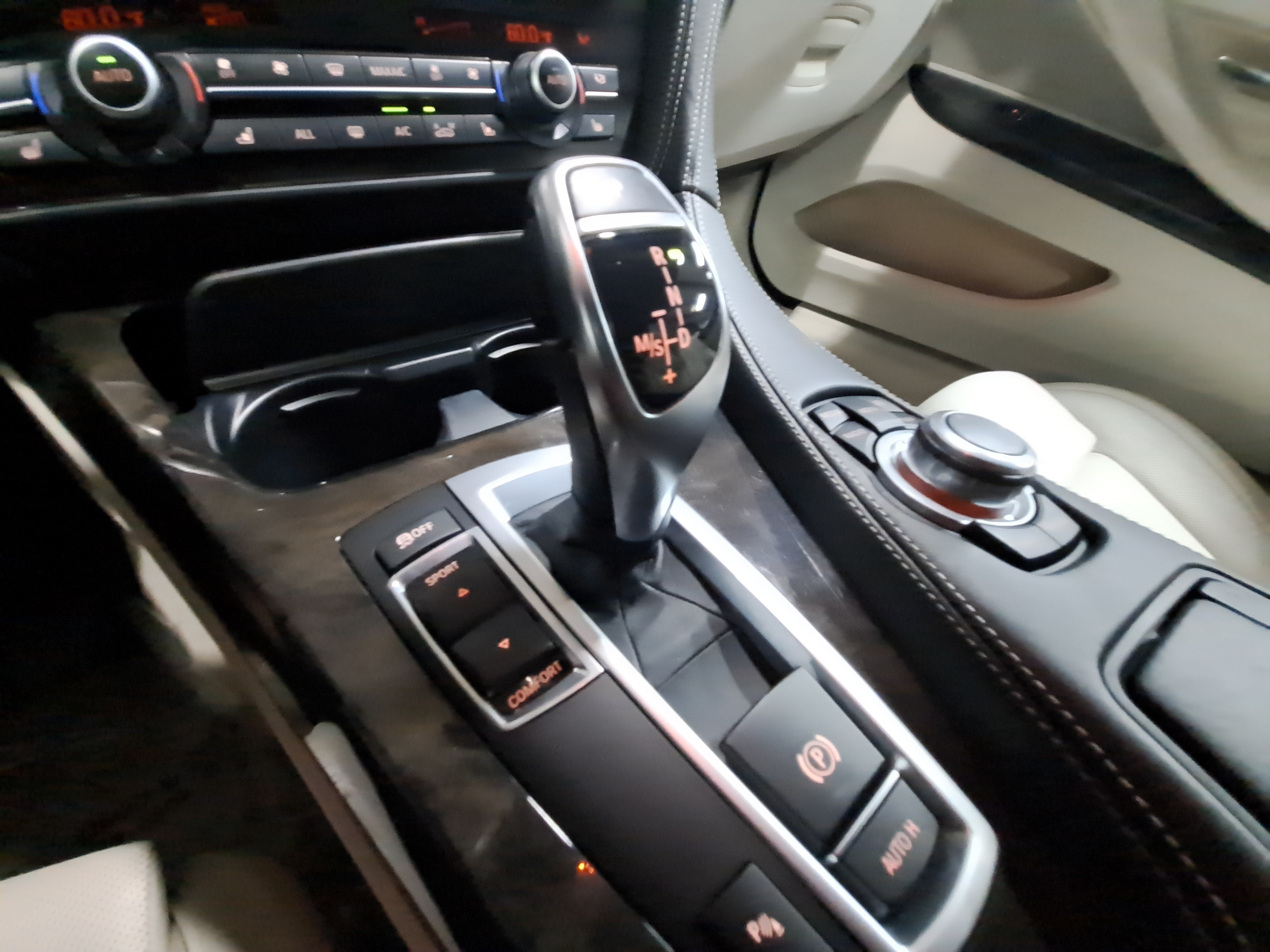 Used 2013 BMW 640i Convertible RWD image 26