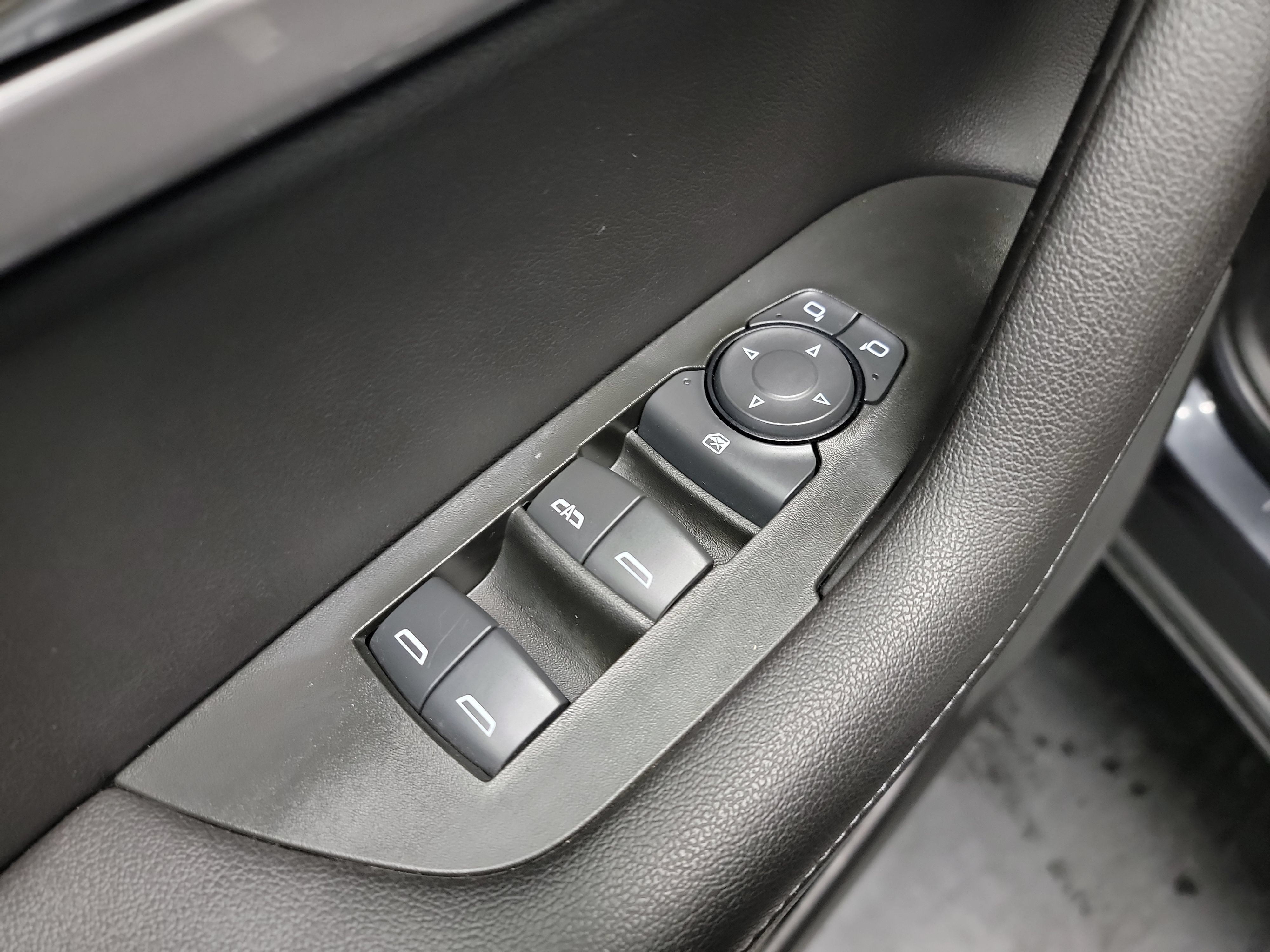 Used 2021 Chevrolet Blazer LT FWD image 14