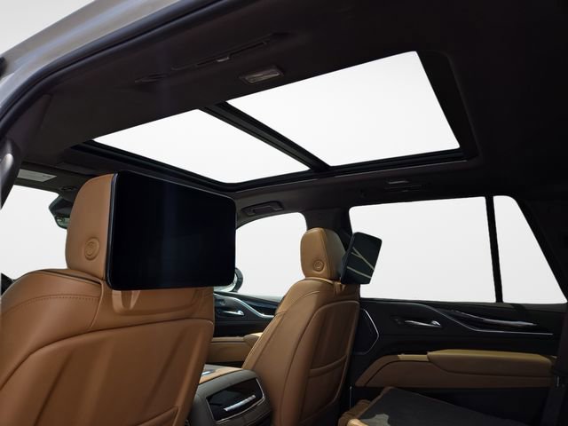 Used 2021 Cadillac Escalade Premium Luxury w/ LPO, Illumination Package AWD/4WD image 13