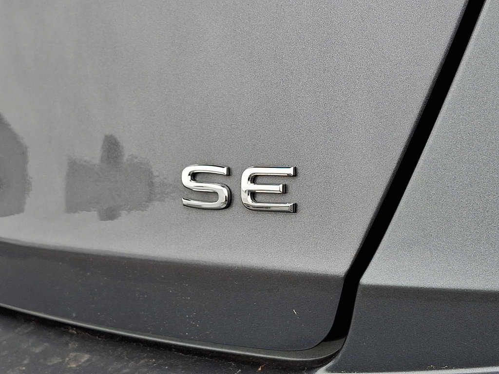 Used 2024 Volkswagen Jetta SE FWD image 13