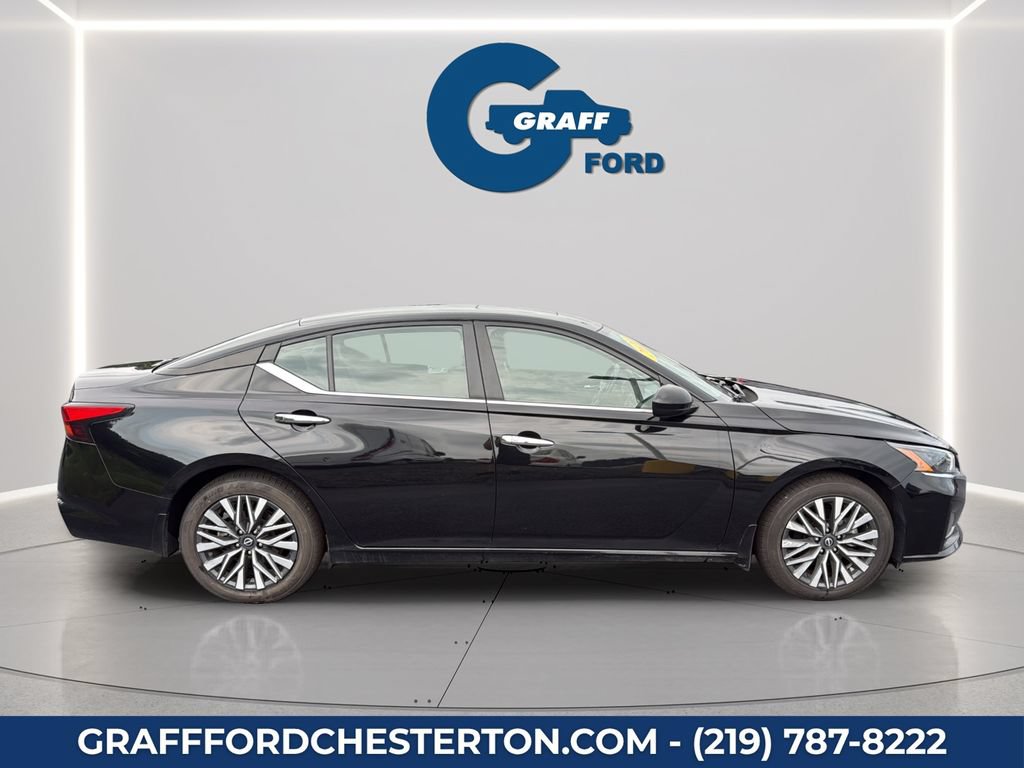 Used 2024 Nissan Altima 2.5 SV w/ SV Premium Package FWD image 5