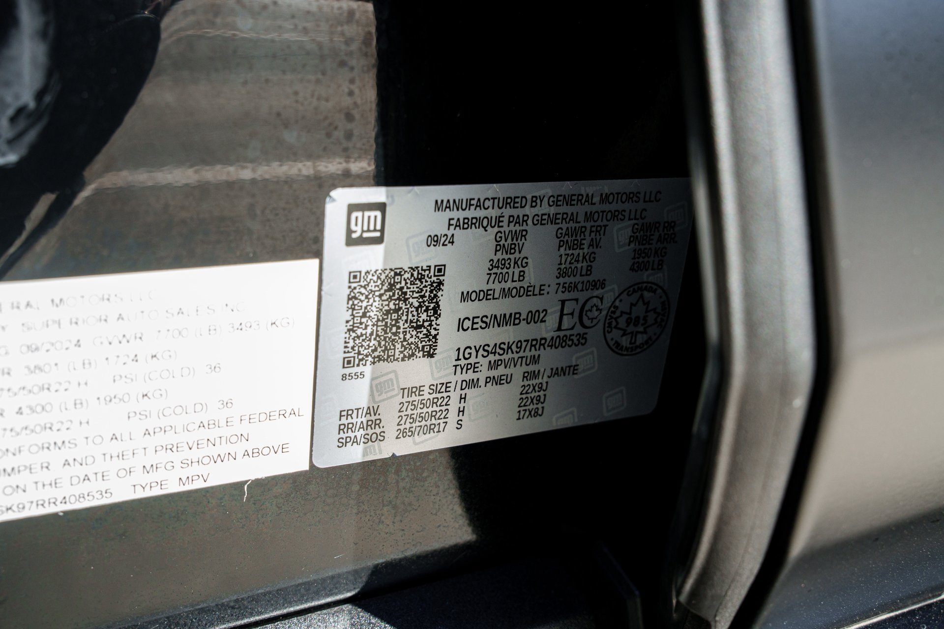 Used 2024 Cadillac Escalade ESV V w/ LPO, Floor Liner Package AWD/4WD image 35