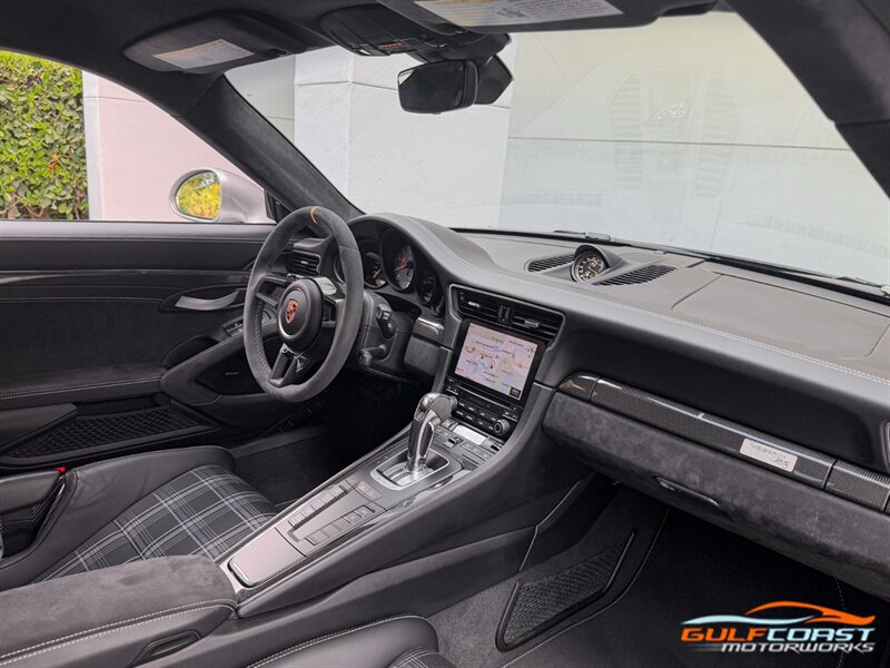 Used 2019 Porsche 911 GT3 RS w/ Weissach Package RWD image 35