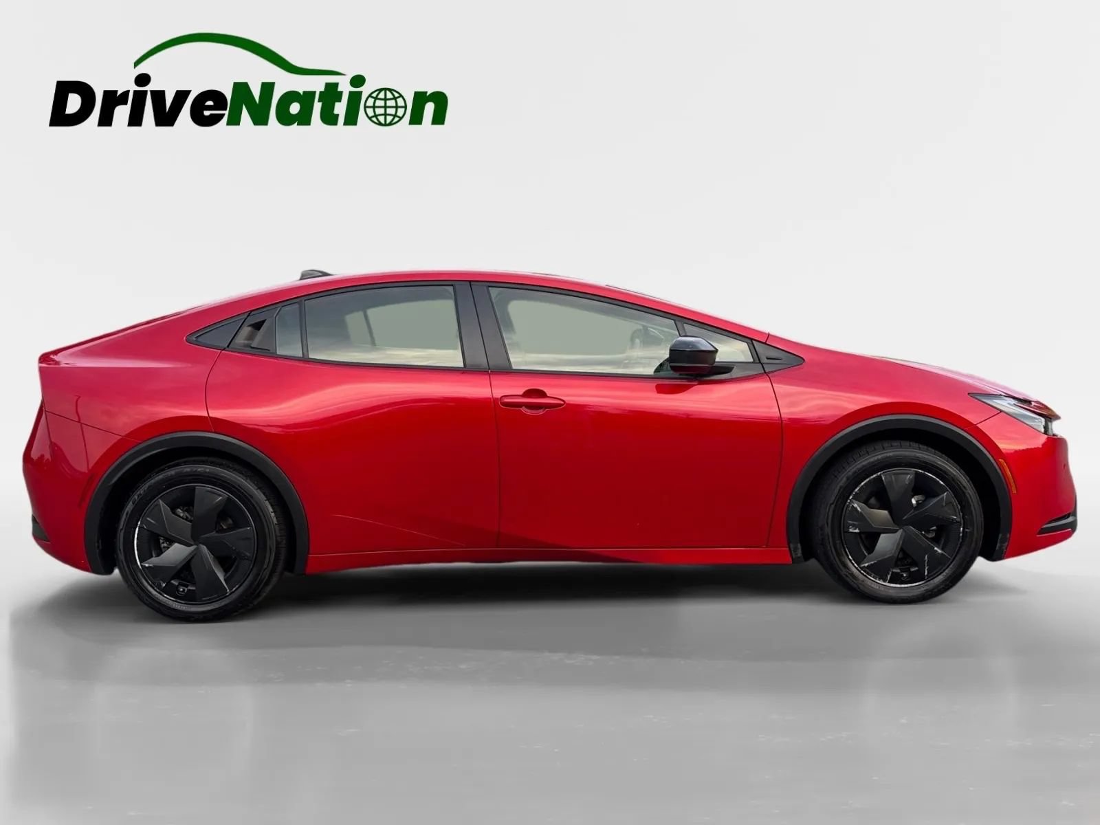 Used 2026 Toyota Prius LE FWD image 4