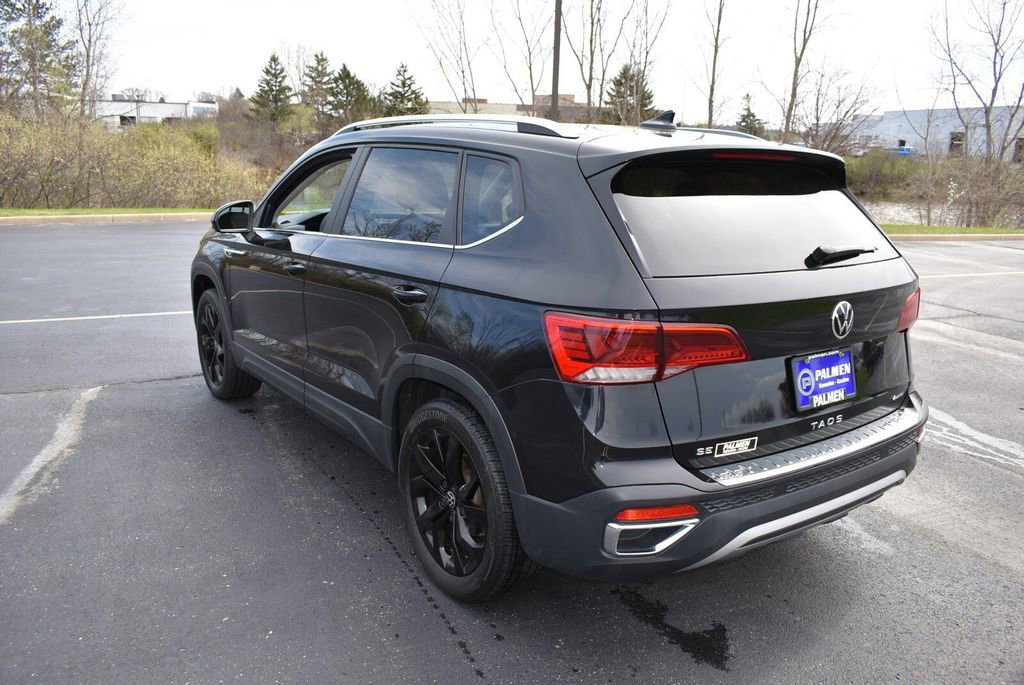 Used 2023 Volkswagen Taos SE w/ Panoramic Sunroof Package AWD/4WD image 7