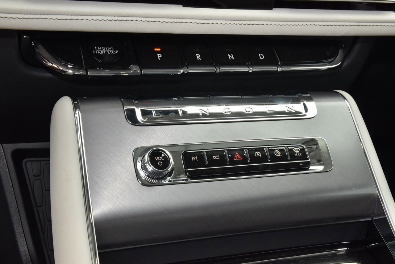 New 2026 Lincoln Aviator AWD image 30