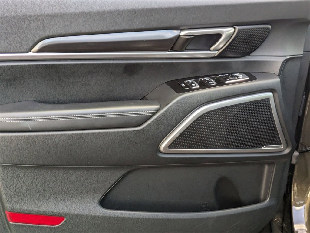Used 2025 Kia Telluride S image 11