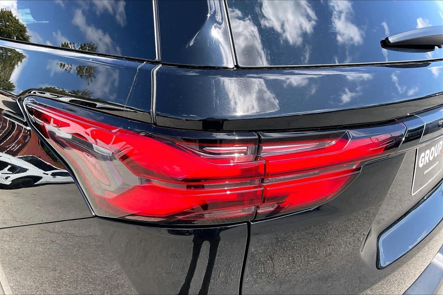 Used 2023 Chevrolet Traverse RS FWD image 27