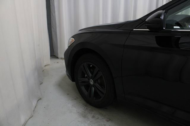 Used 2024 Volkswagen Jetta SE w/ Panoramic Sunroof Package FWD image 29