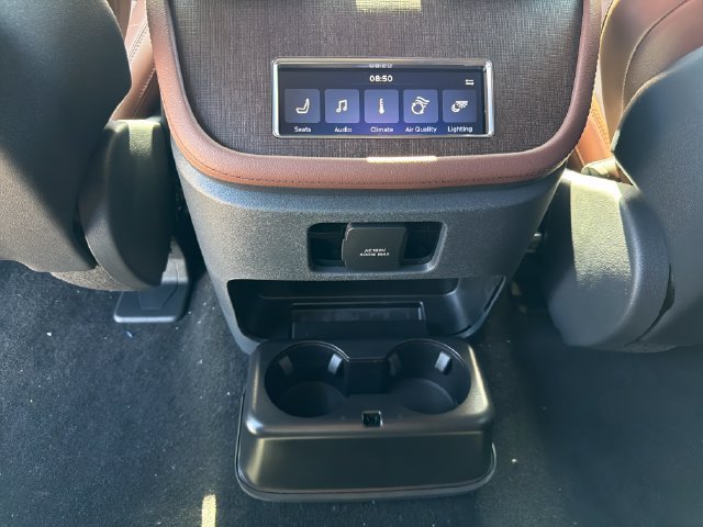 New 2026 Lincoln Navigator L Reserve AWD/4WD image 16