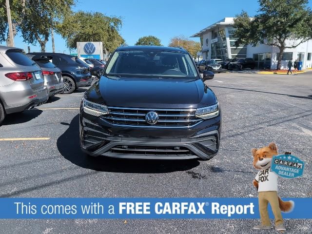 Used 2022 Volkswagen Tiguan SE w/ Panoramic Sunroof Package image 2