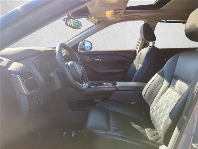 Used 2021 Nissan Rogue Platinum image 17