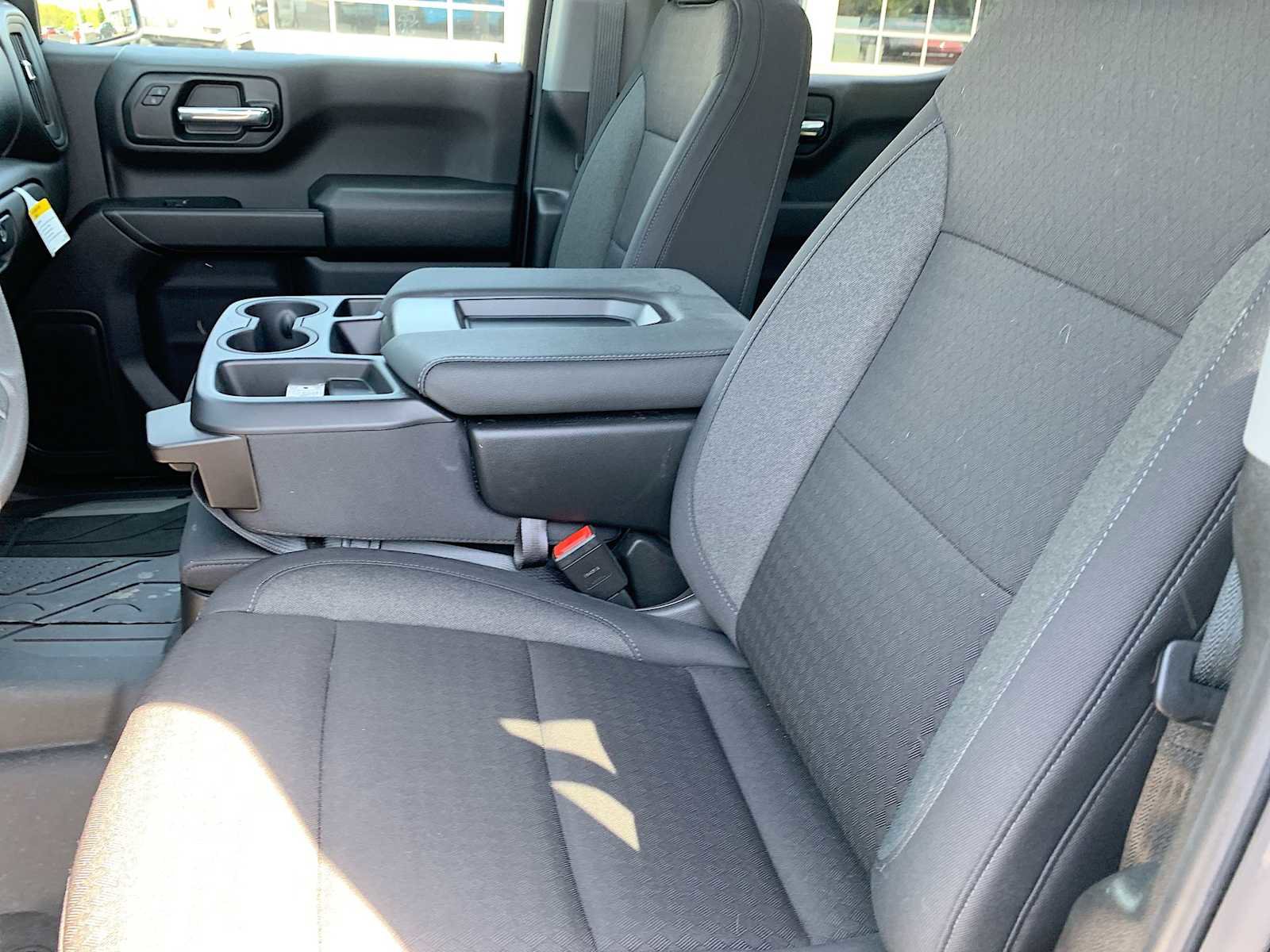 Certified 2026 Chevrolet Silverado 1500 Custom AWD/4WD image 18
