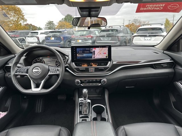 Used 2024 Nissan Altima 2.5 SR w/ SR Premium Package image 13