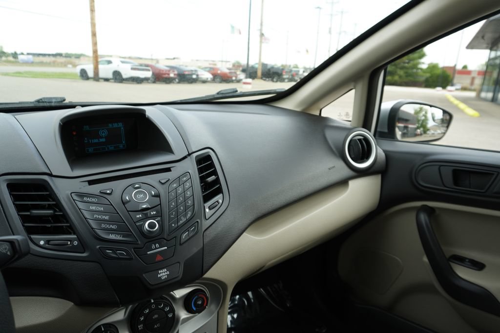 Used 2017 Ford Fiesta SE FWD image 19